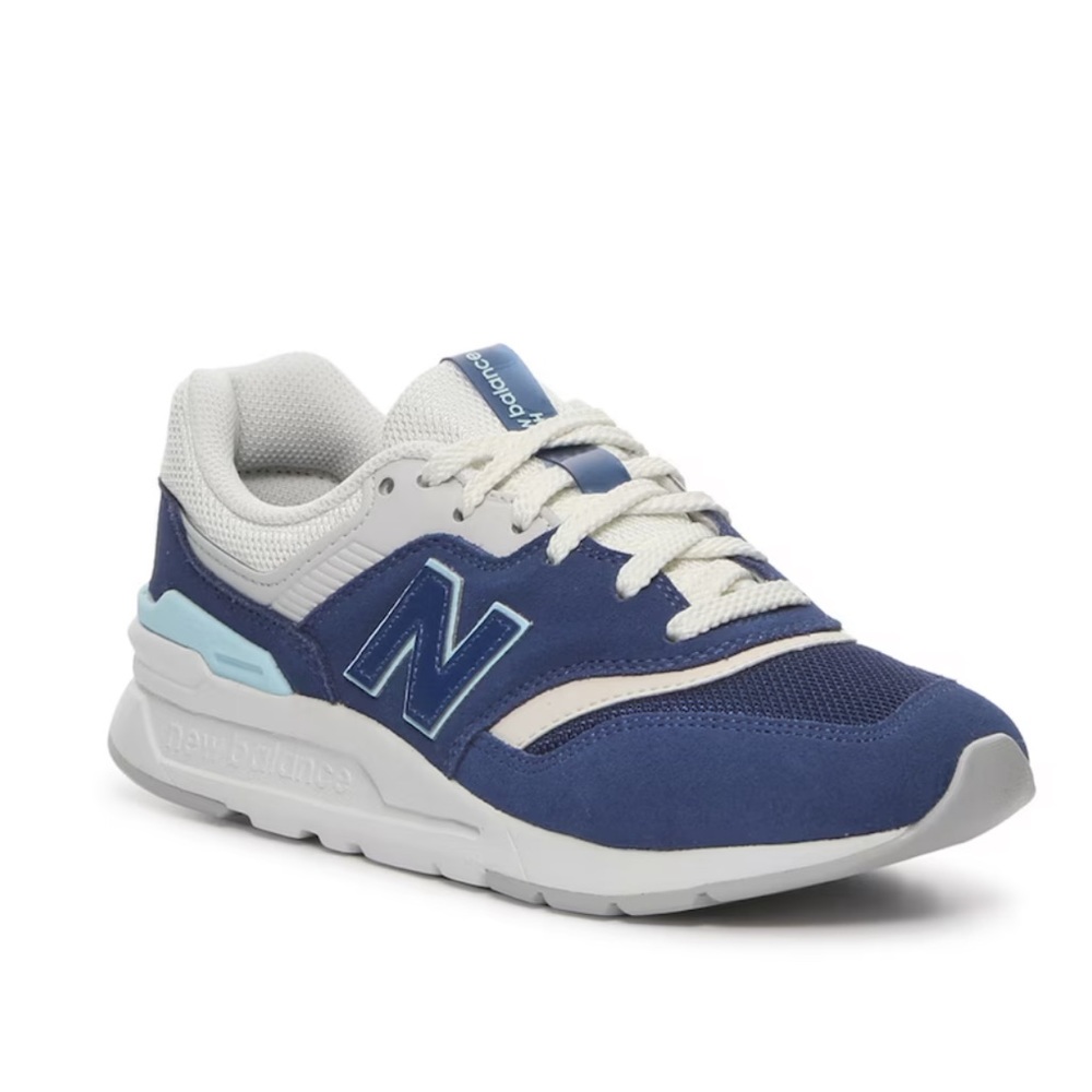 Never worn new balance sneakers